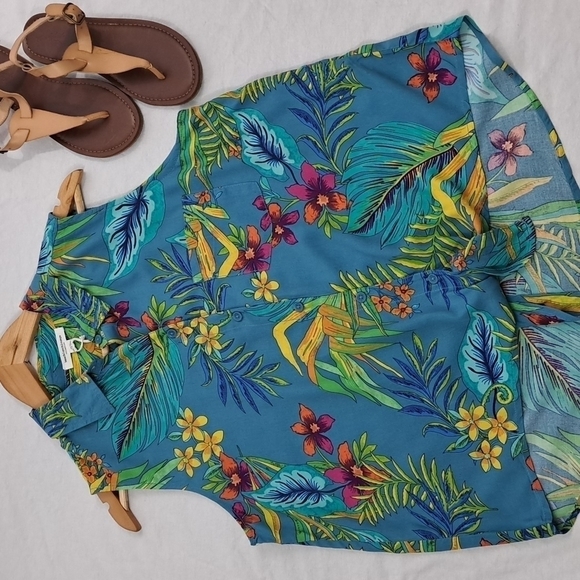 BeachLunchLounge Paradise Teal Sleeveless Button-Up | Tropical Print | M NWT - Picture 1 of 8
